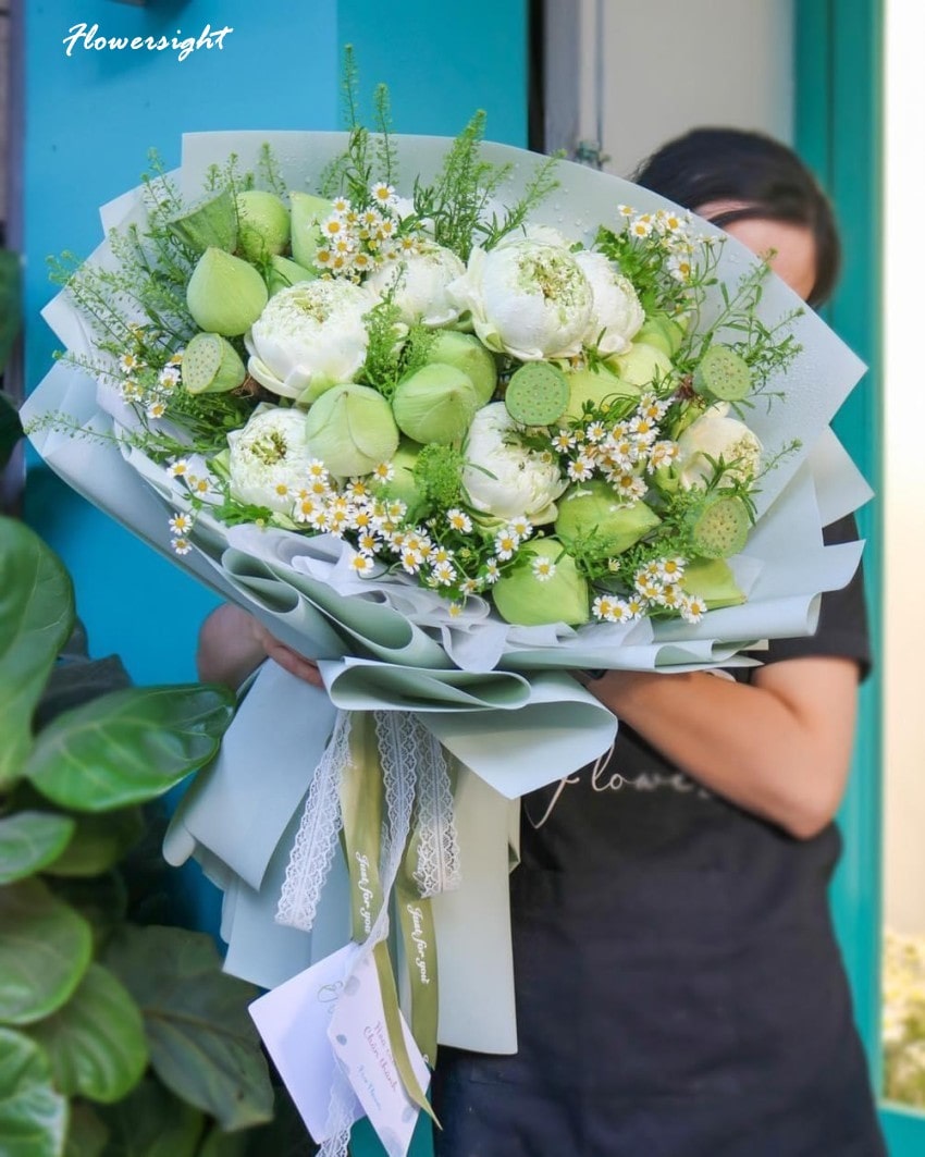 Bó sen trắng tặng mẹ