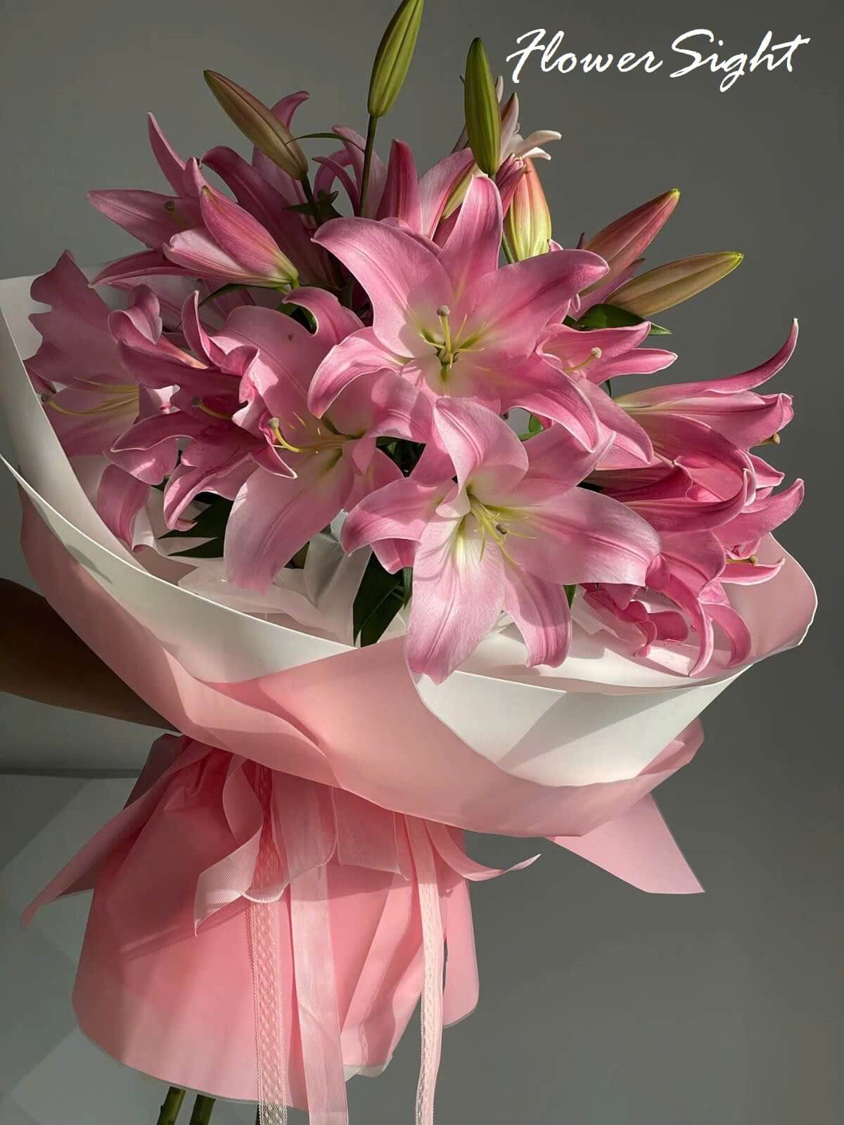 Bó hoa loa kèn hồng