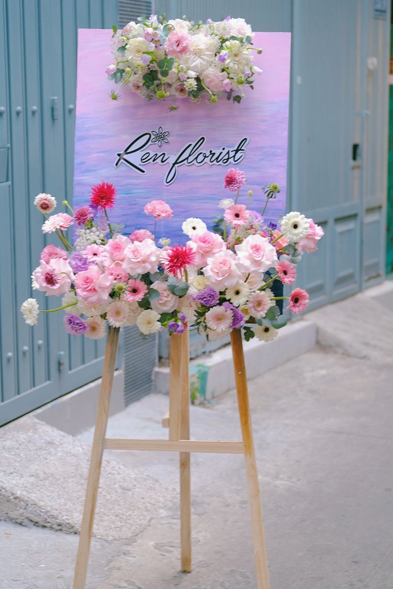 Lẵng hoa cưới 2 tầng nhiều màu sắc