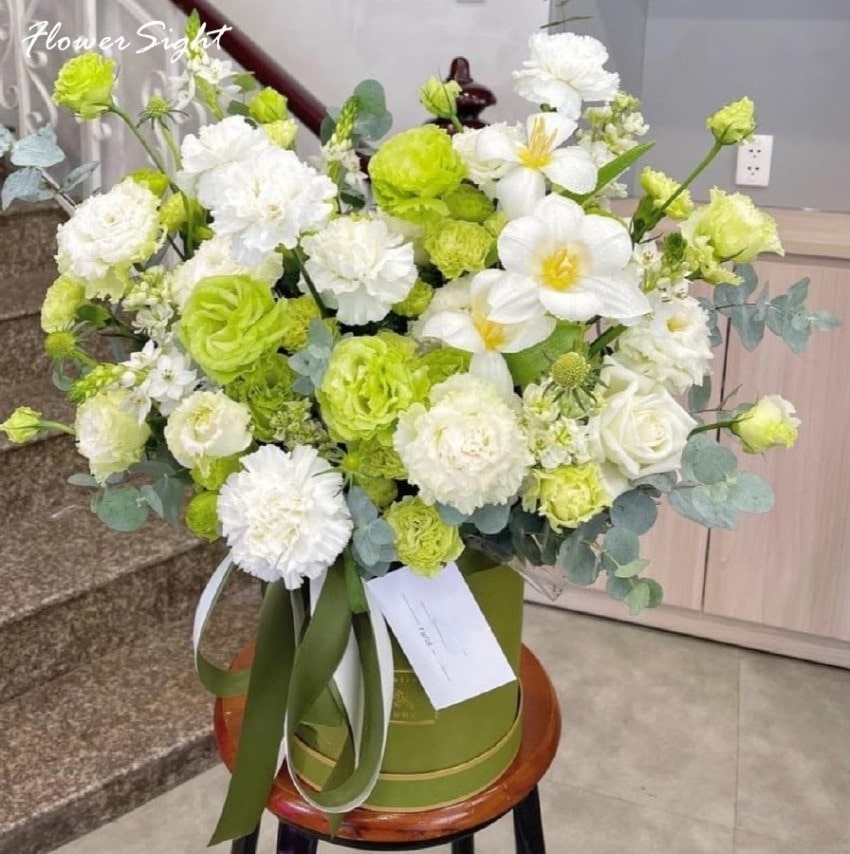 Lẵng hoa cưới tone màu xanh