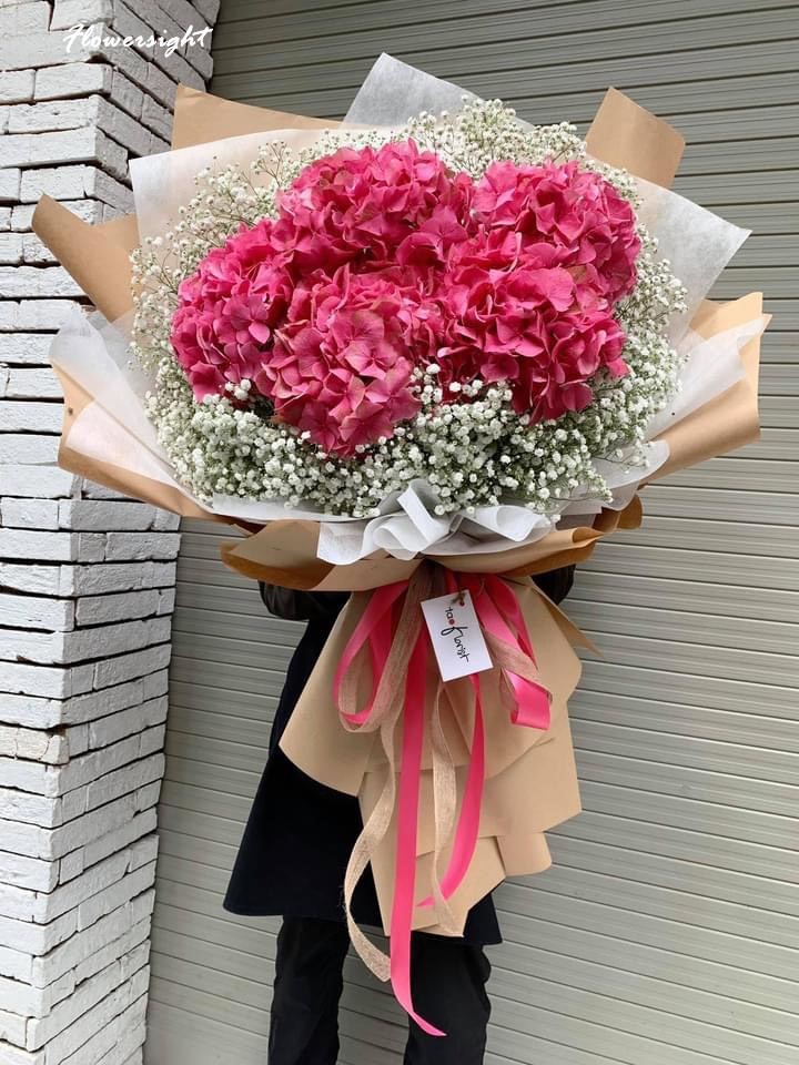 Bó hoa cẩm tú cầu đỏ kết hợp hoa baby