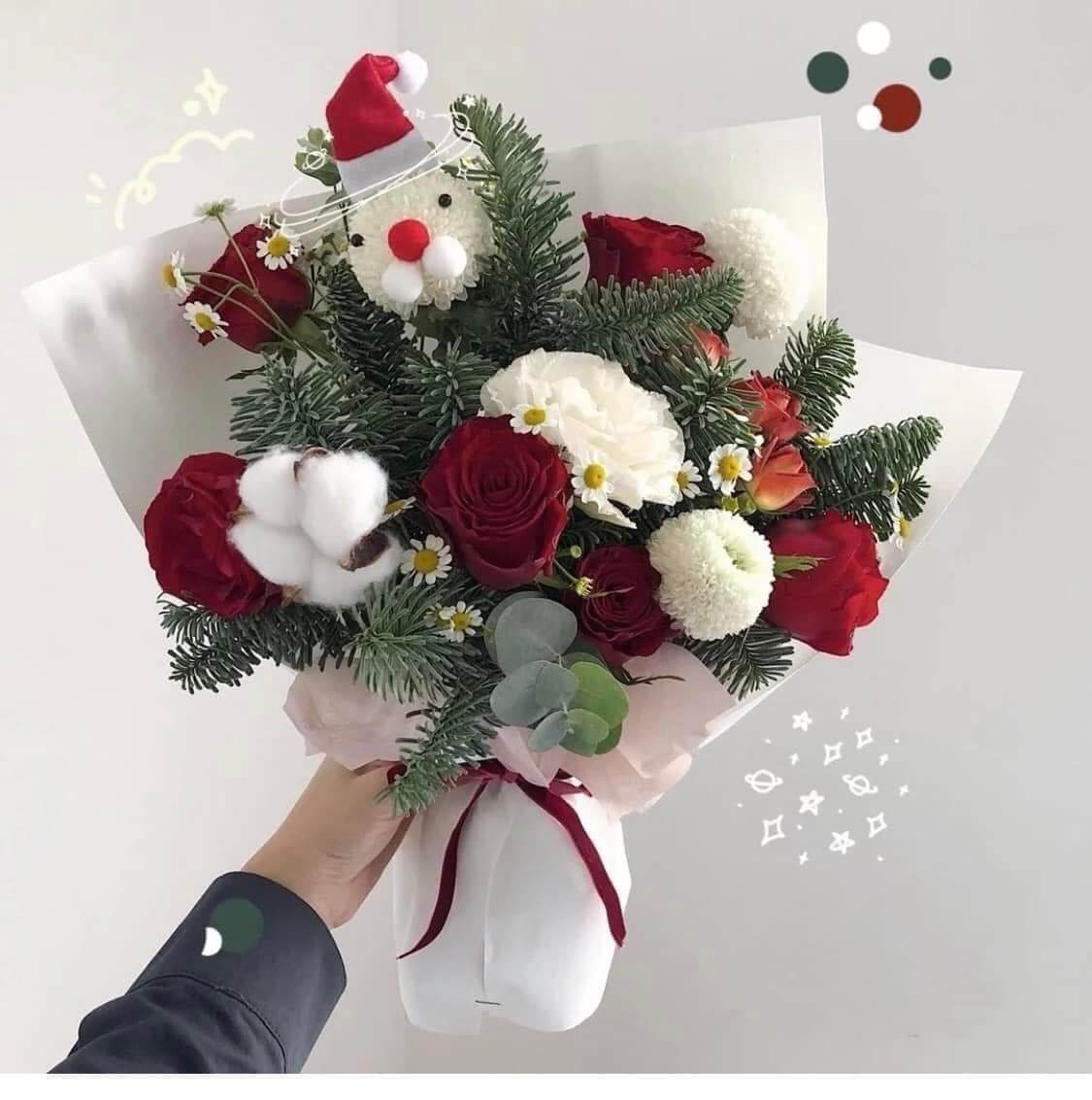 Bó hoa tạo hình ông già Noel dễ thương