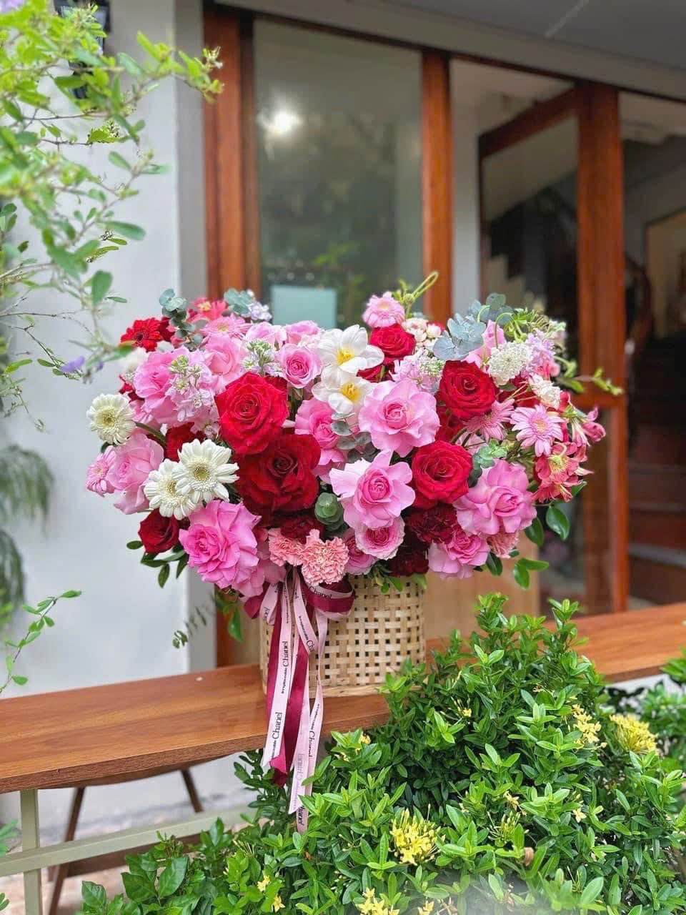 Giỏ hoa Pure devotion