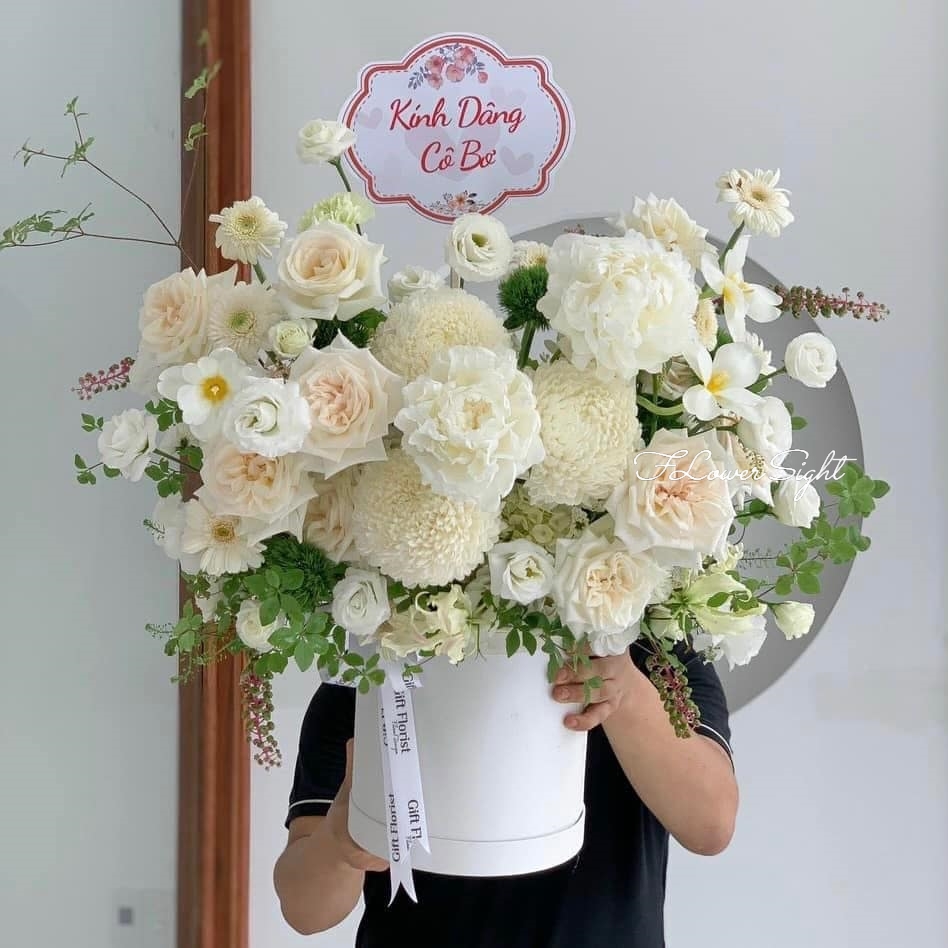 Hộp hoa tươi màu trắng "Hòa nhạc"
