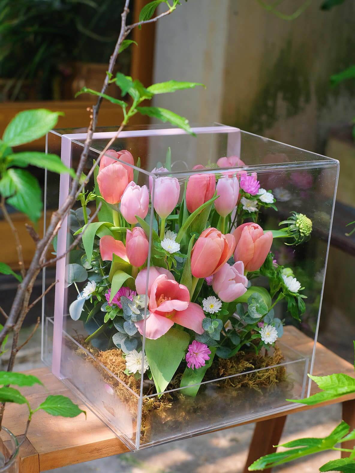 Hộp hoa thuỷ tinh tulip