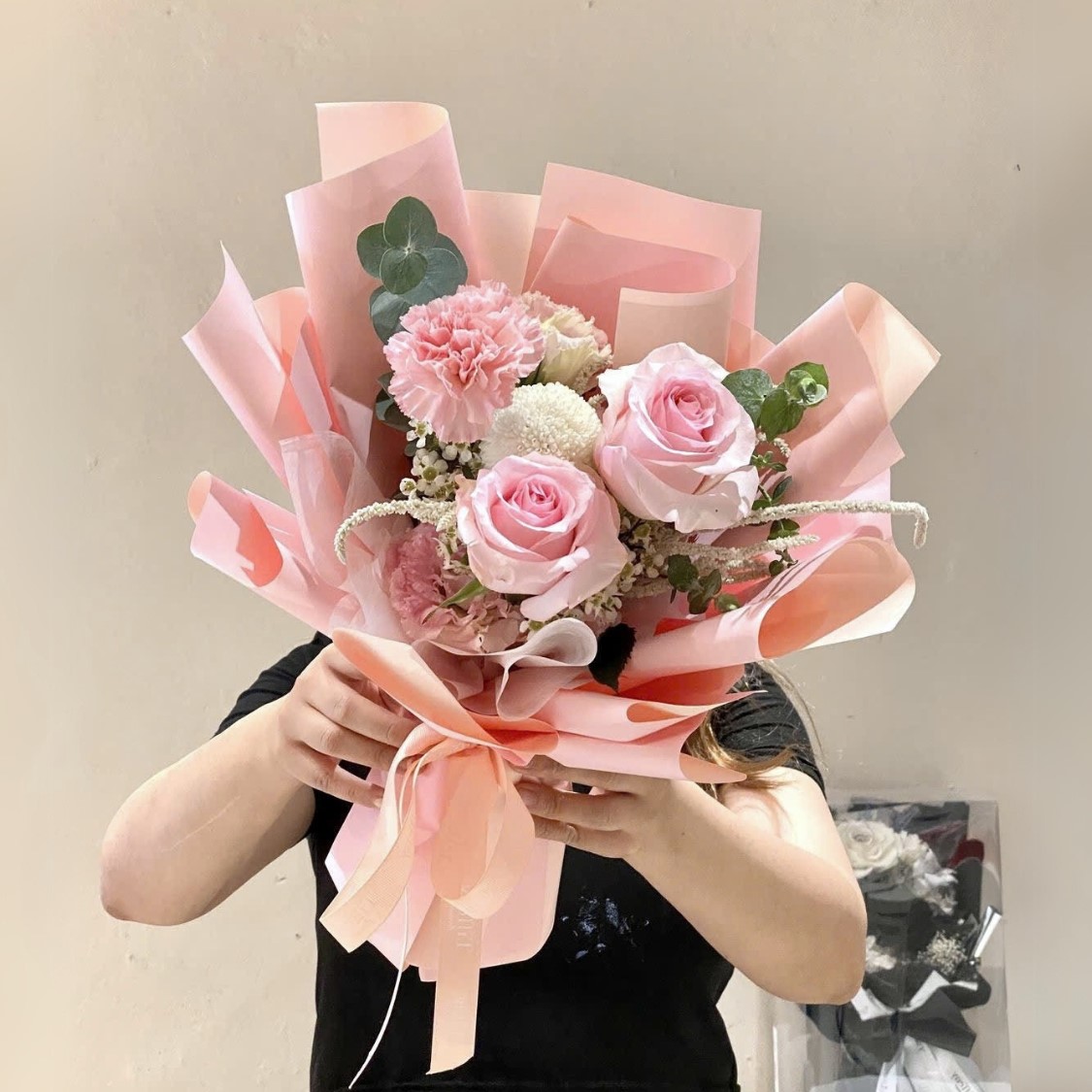 Bó hoa hồng 200k màu hồng