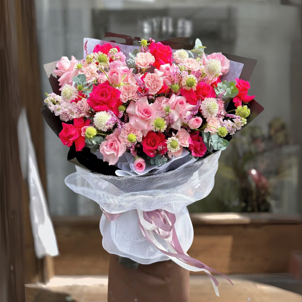 Bó hoa hồng lạc thần