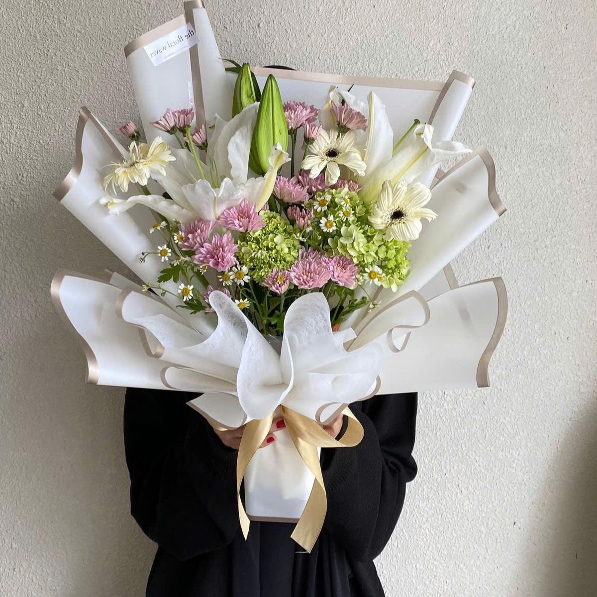 Bó hoa ly trắng tròn