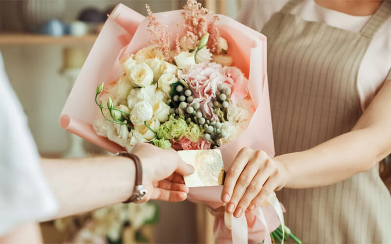 Today’s floral development has brought out many conveniences for customers.