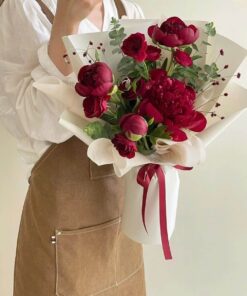 Bó hoa mẫu đơn đỏ