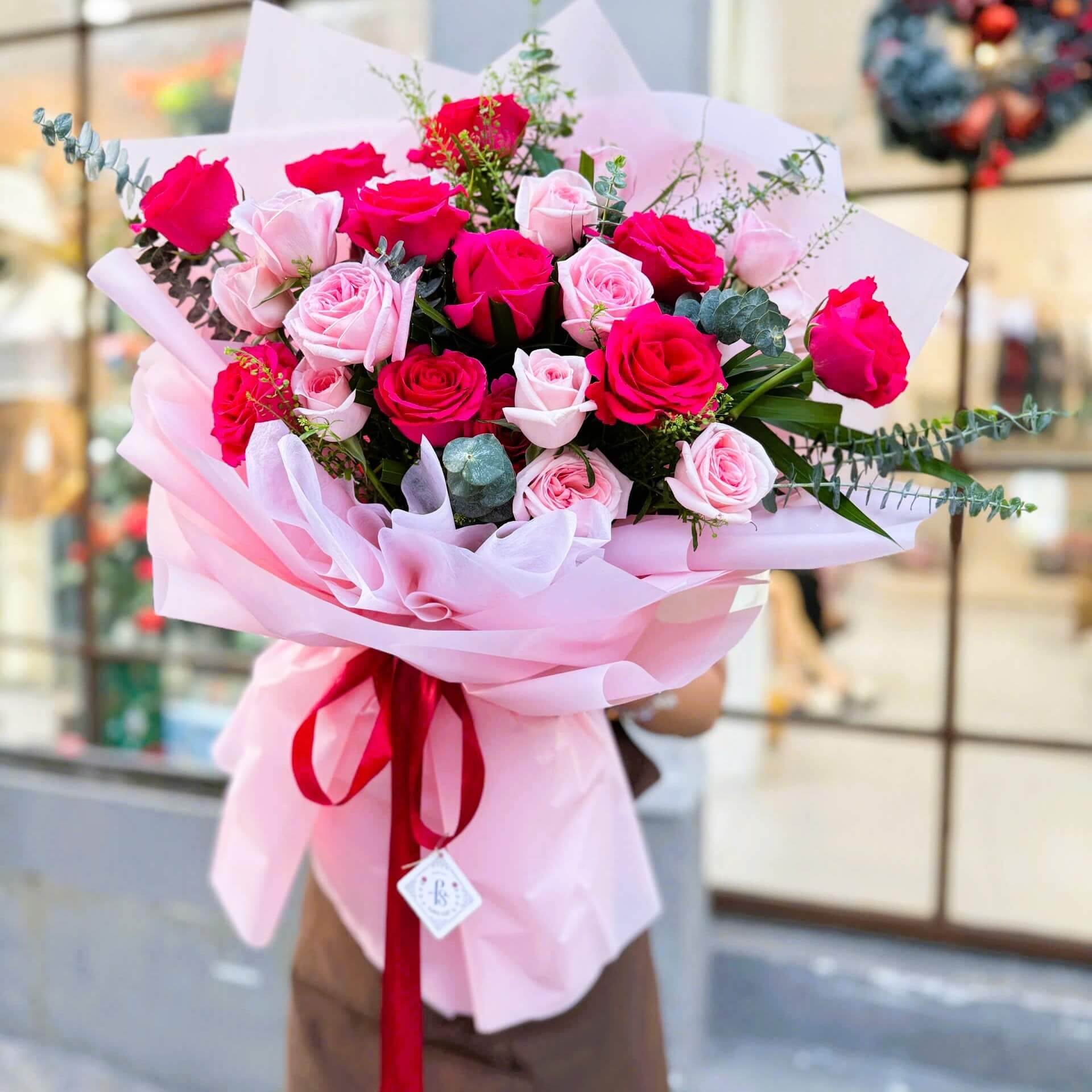 Bó hoa hồng xinh xắn dành tặng nửa kia vào lễ tình nhân