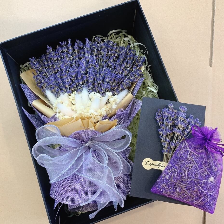 Hộp hoa lavender 01