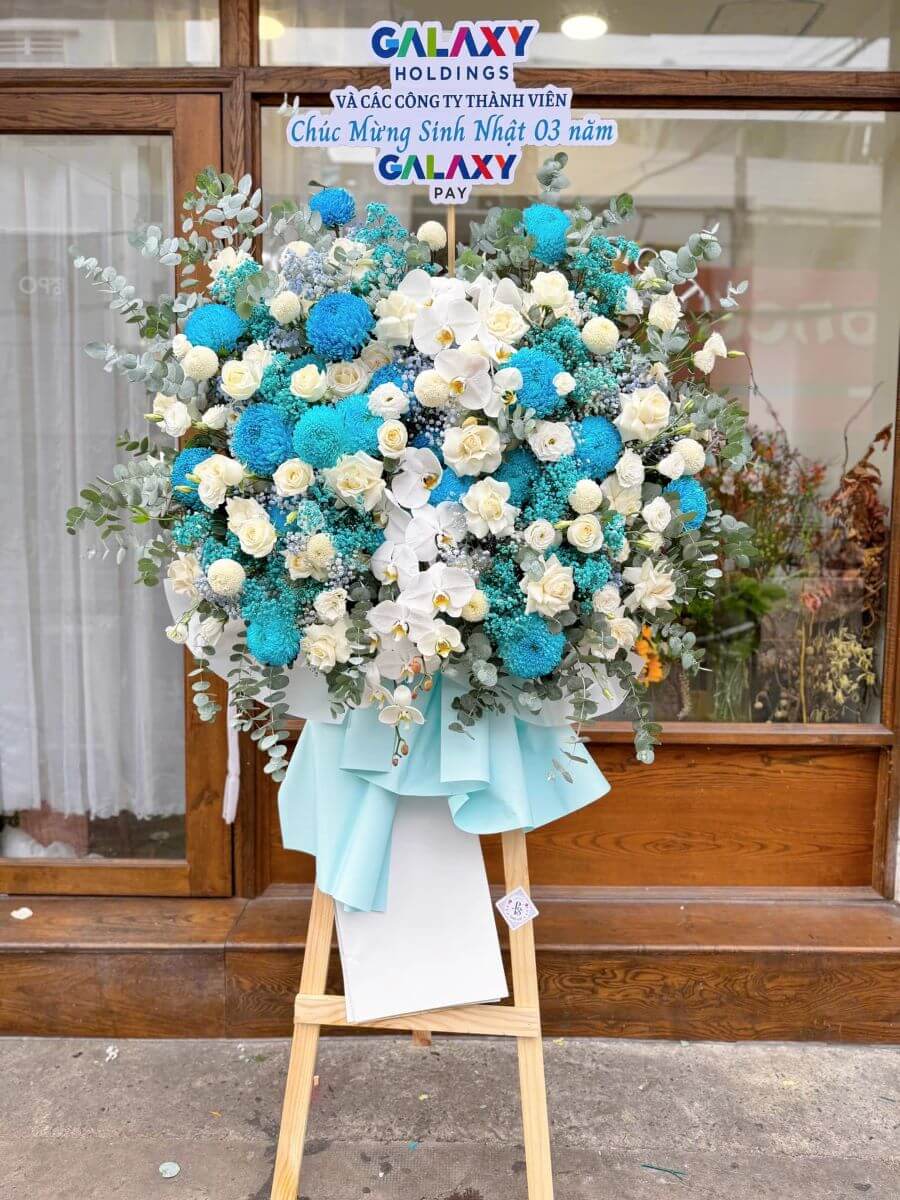 kệ hoa chúc mừng màu xanh