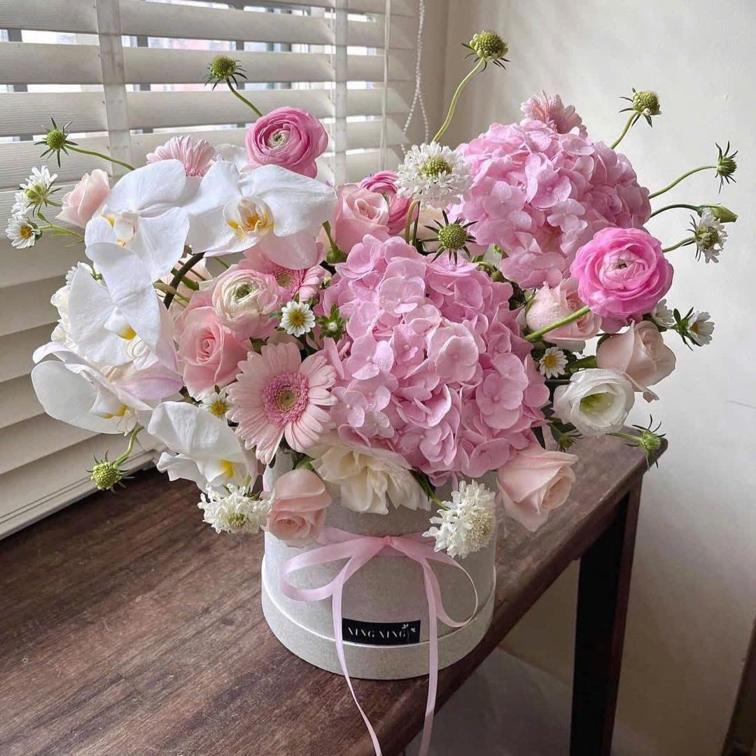 Giỏ hoa hồng tròn