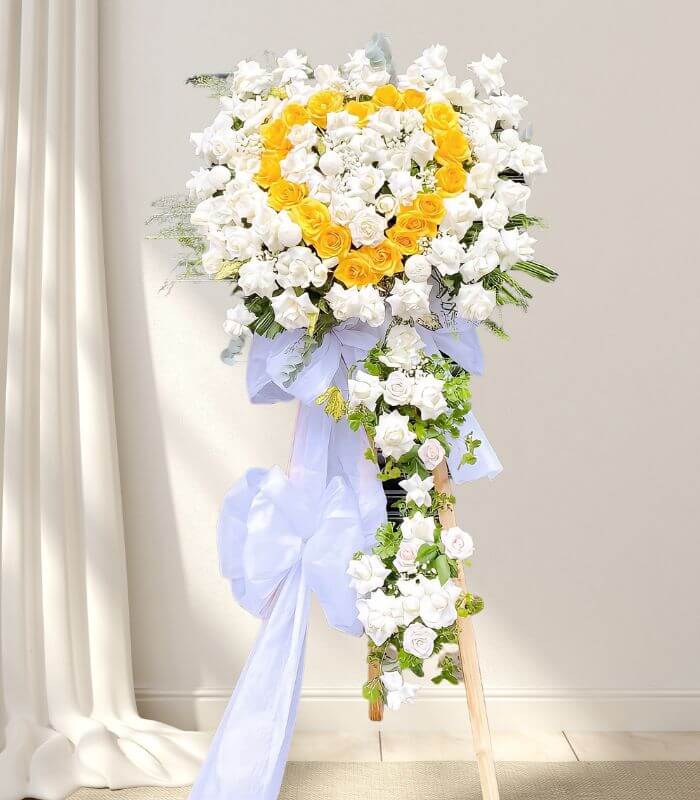 Kệ hoa hình trái tim