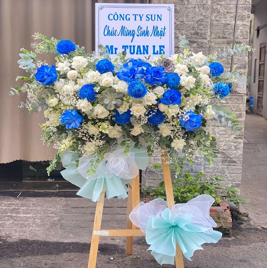 Kệ hoa khai trương màu xanh