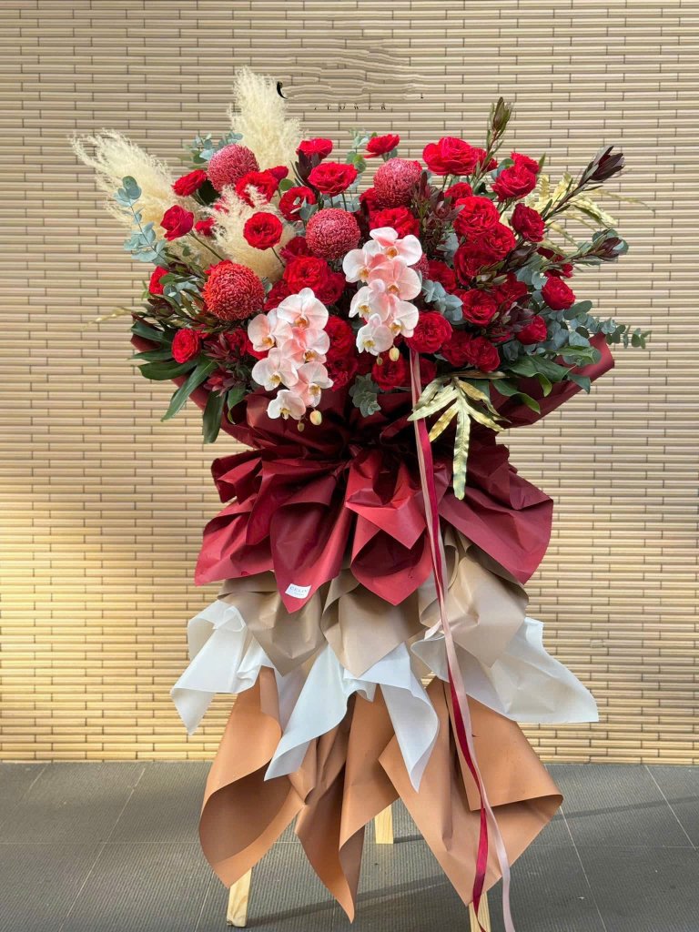 Kệ hoa khai trương tone đỏ