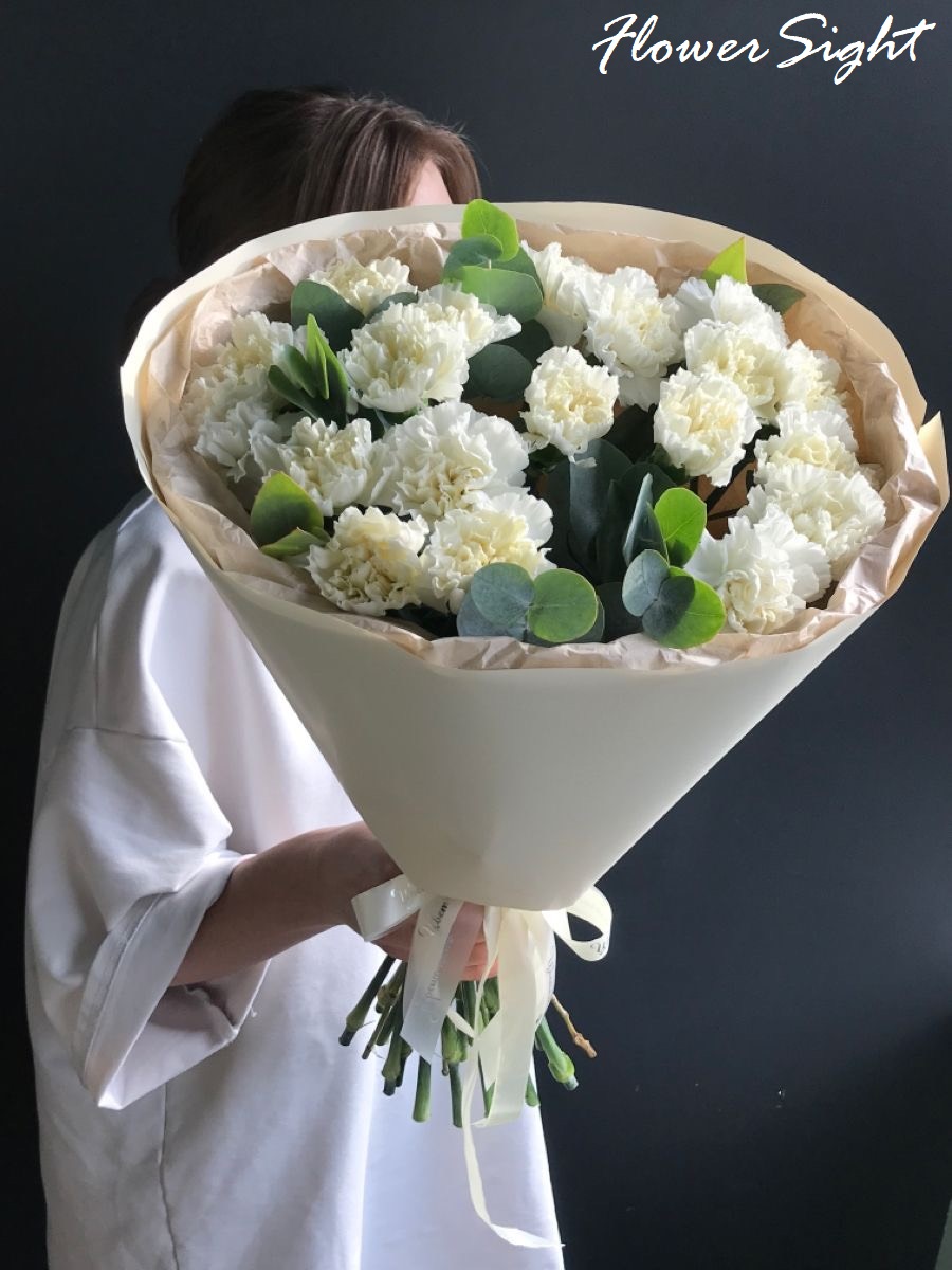 Bó hoa cẩm chướng trắng