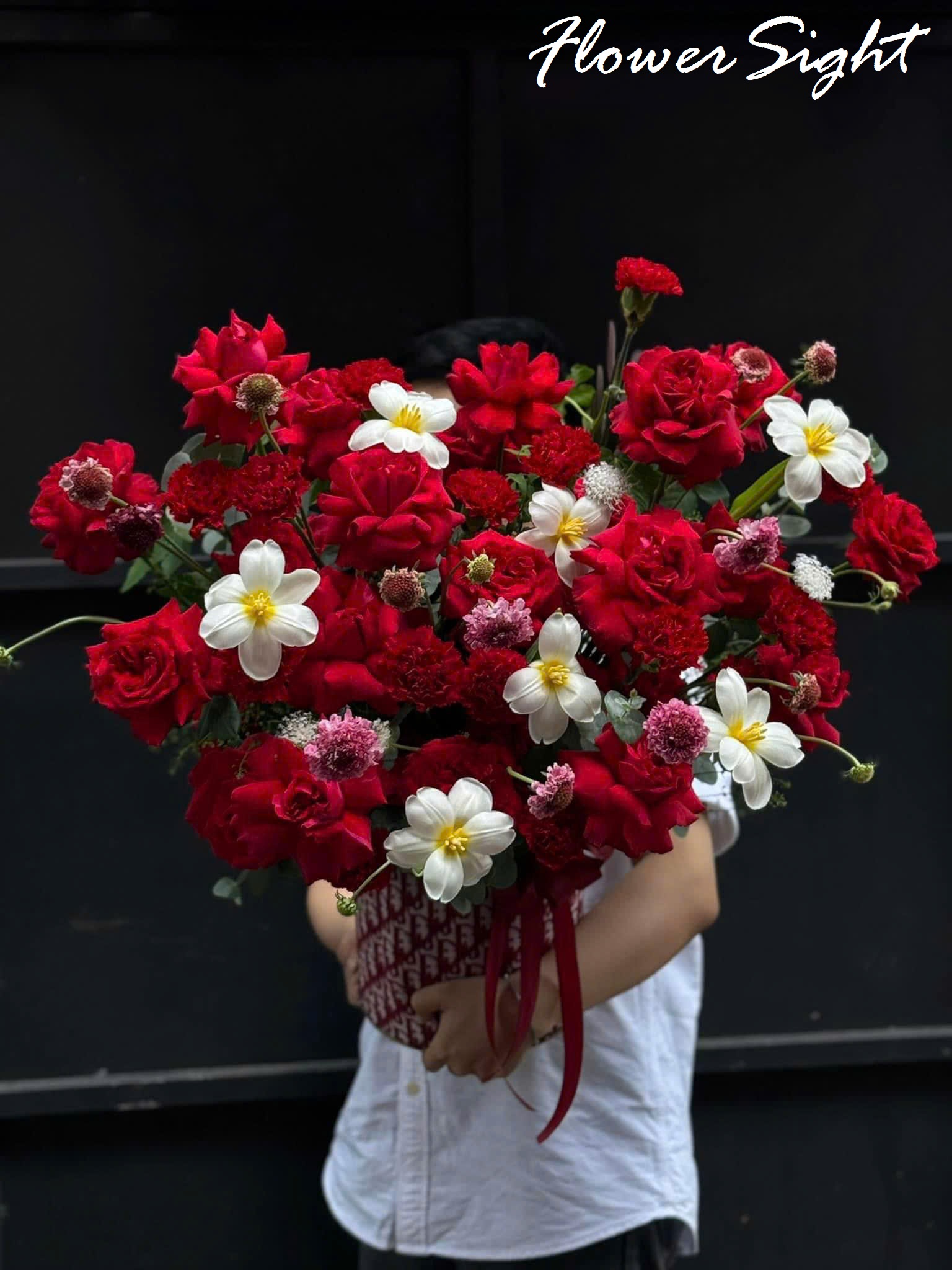 Lẵng hoa hồng đỏ