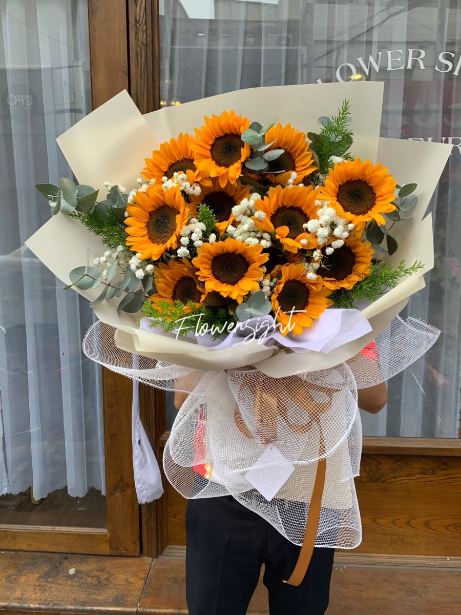 bó hoa hướng dương chụp kỷ yếu