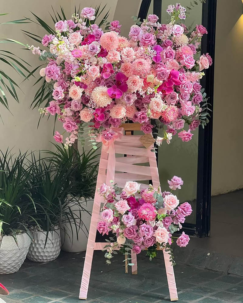 Kệ hoa chúc mừng khai giảng năm học mới thành công